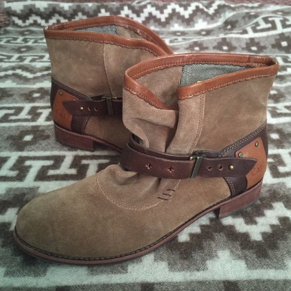 cat Shoes - 8.5 like new CAT Leather suede ankle booties